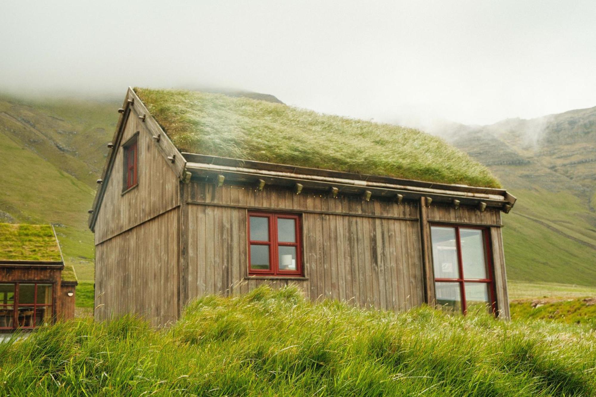 Mulafossur Cottages By Famous Waterfall In Gasadalur Exteriör bild