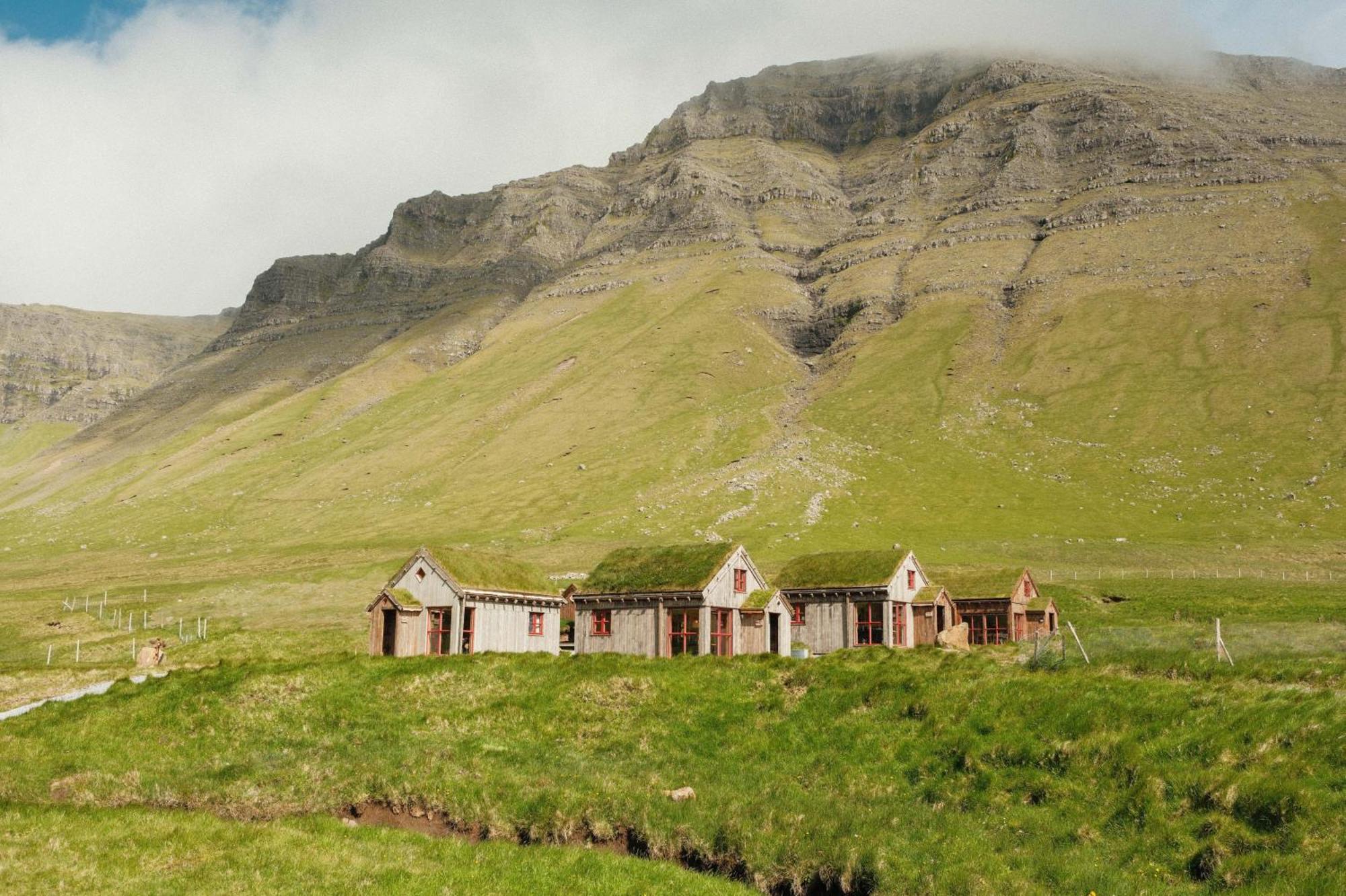 Mulafossur Cottages By Famous Waterfall In Gasadalur Exteriör bild