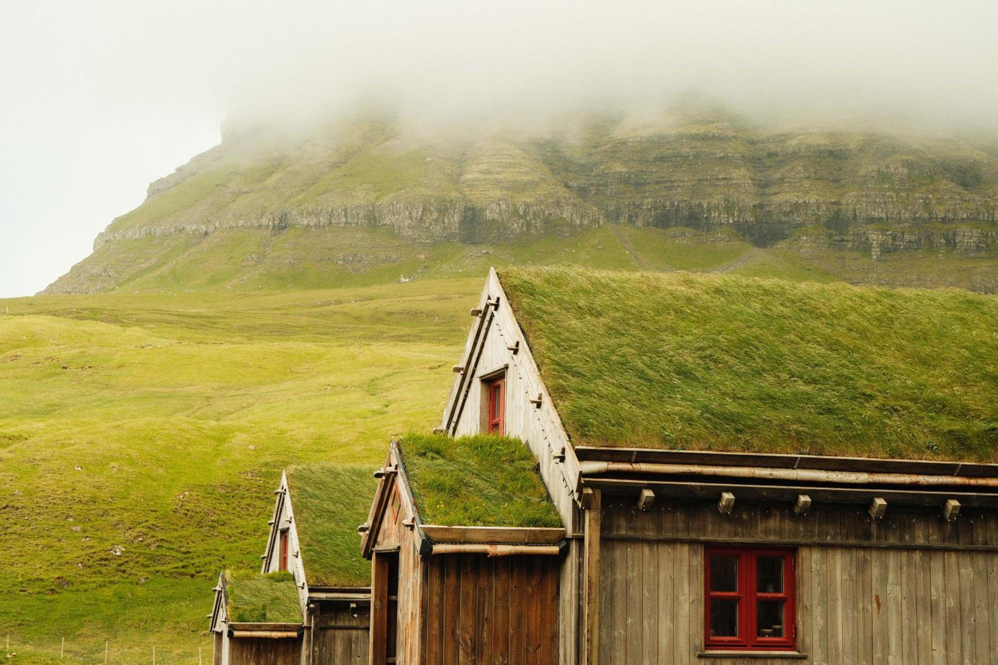 Mulafossur Cottages By Famous Waterfall In Gasadalur Exteriör bild