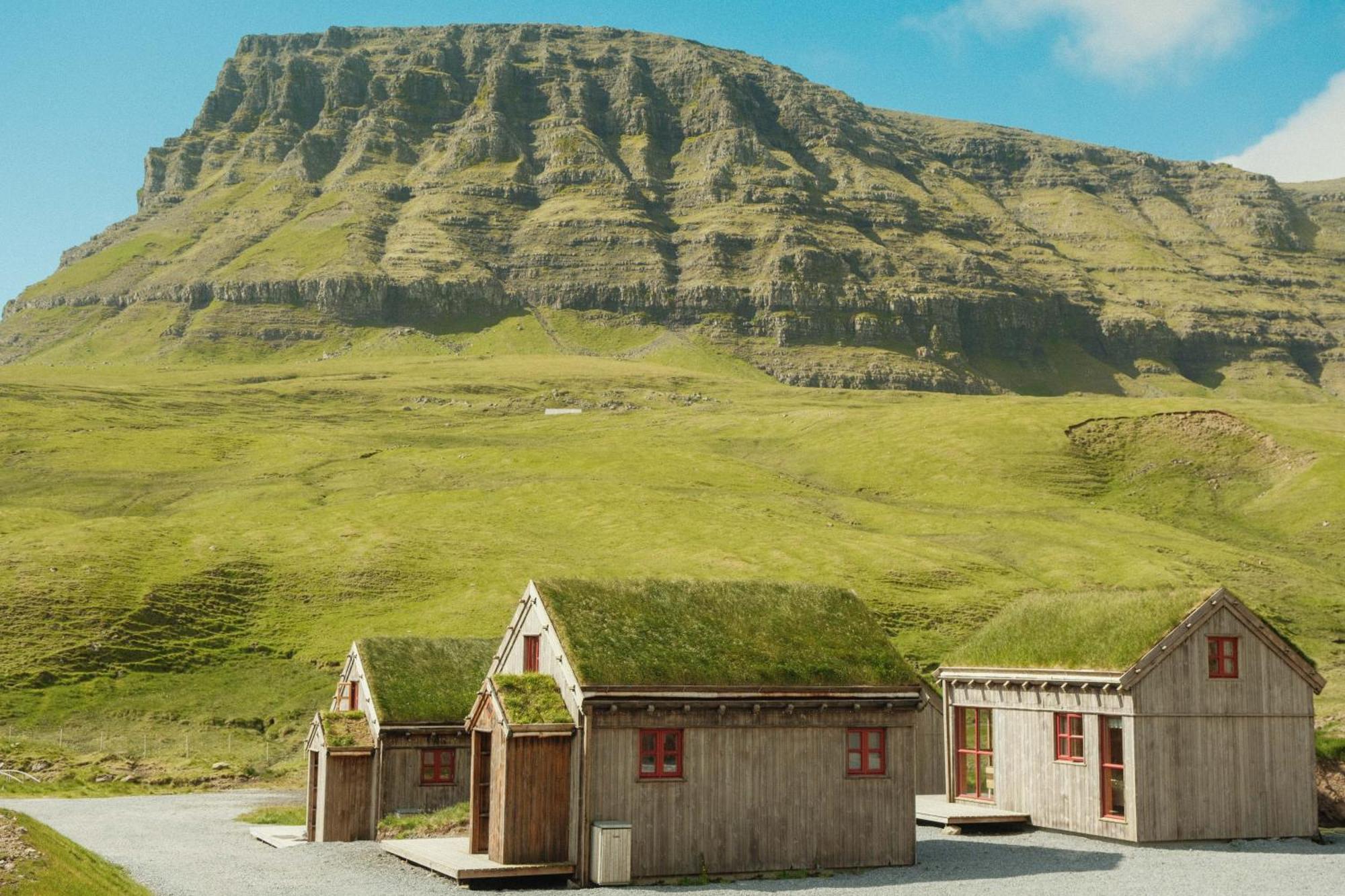 Mulafossur Cottages By Famous Waterfall In Gasadalur Exteriör bild