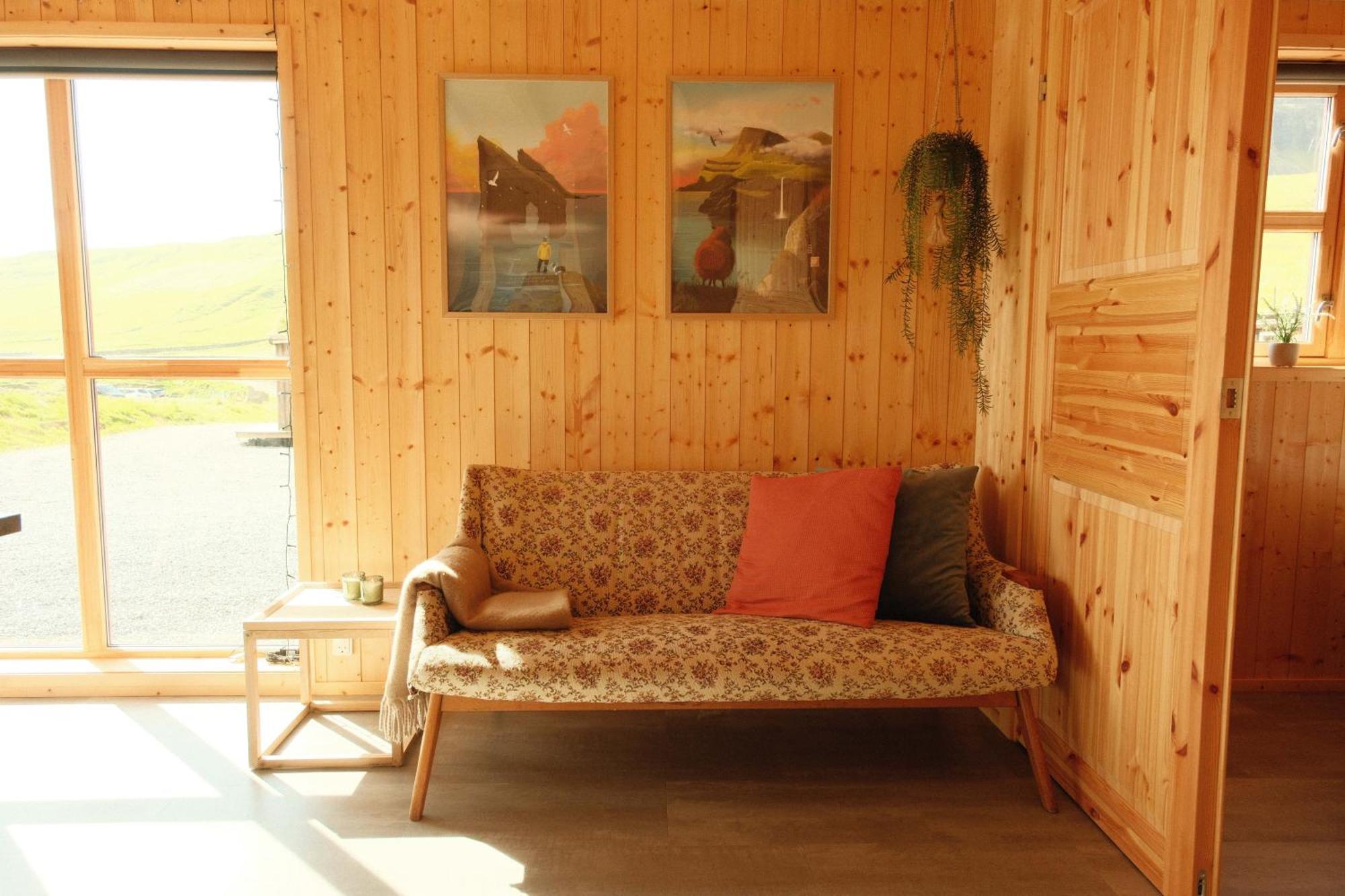 Mulafossur Cottages By Famous Waterfall In Gasadalur Exteriör bild
