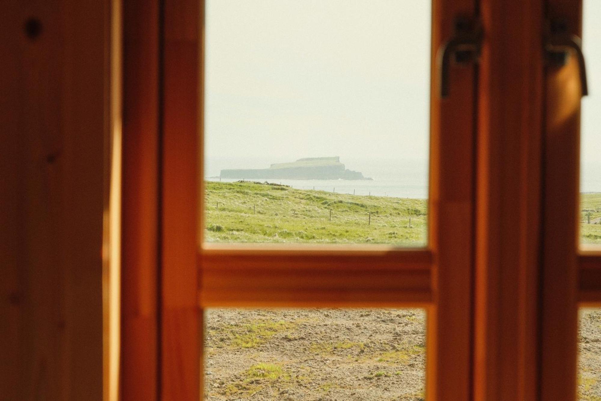 Mulafossur Cottages By Famous Waterfall In Gasadalur Exteriör bild