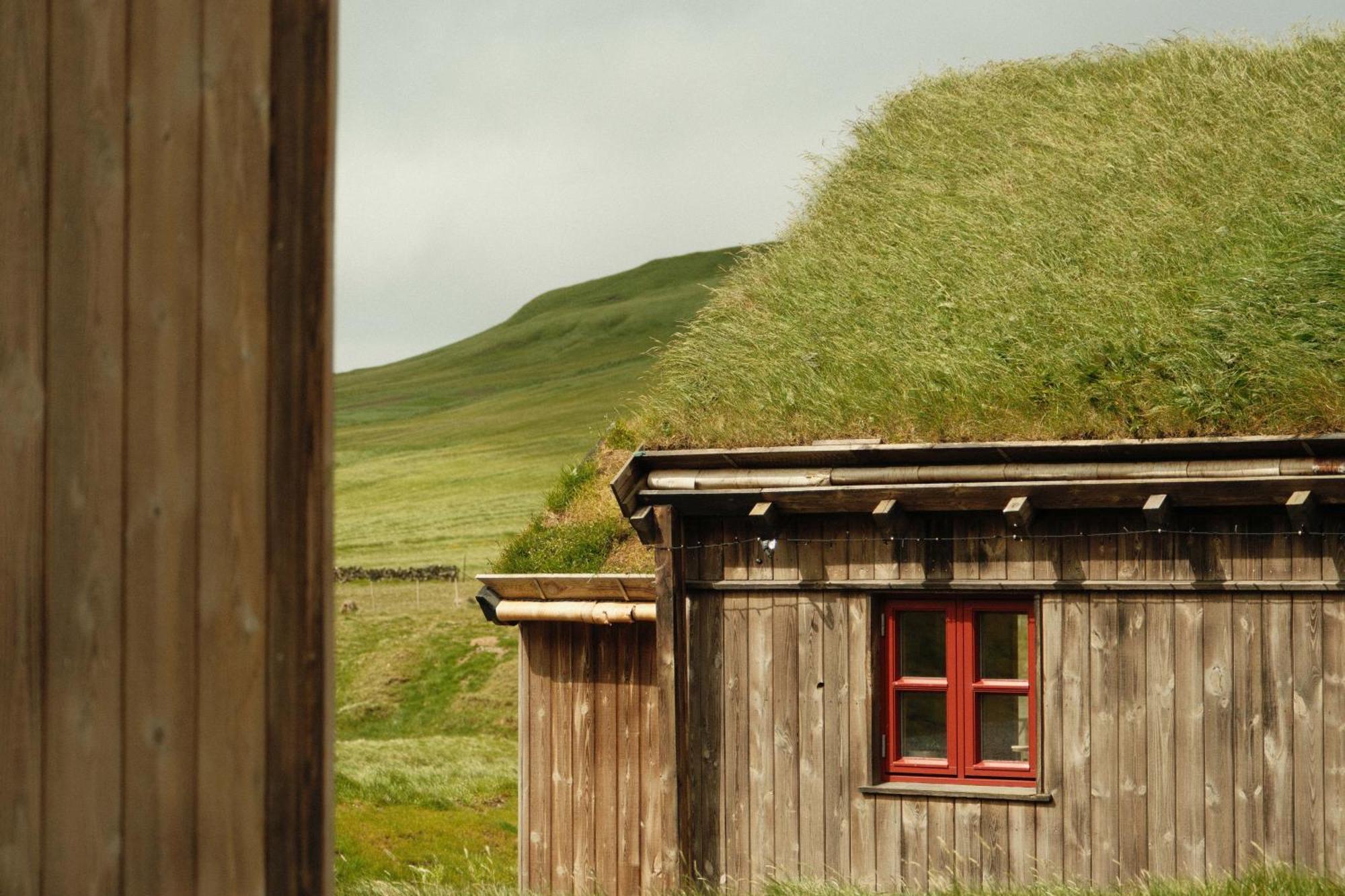 Mulafossur Cottages By Famous Waterfall In Gasadalur Exteriör bild