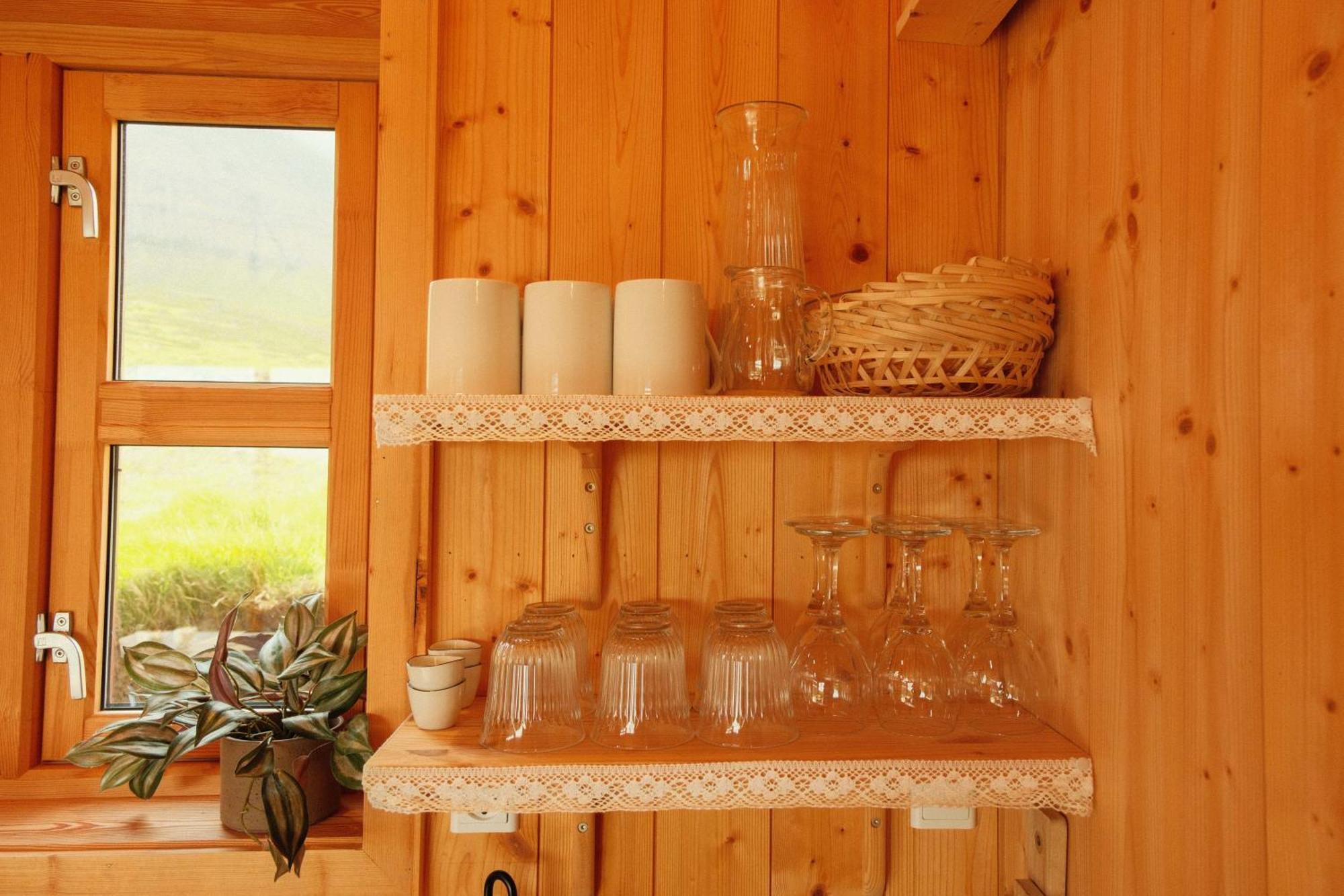 Mulafossur Cottages By Famous Waterfall In Gasadalur Exteriör bild