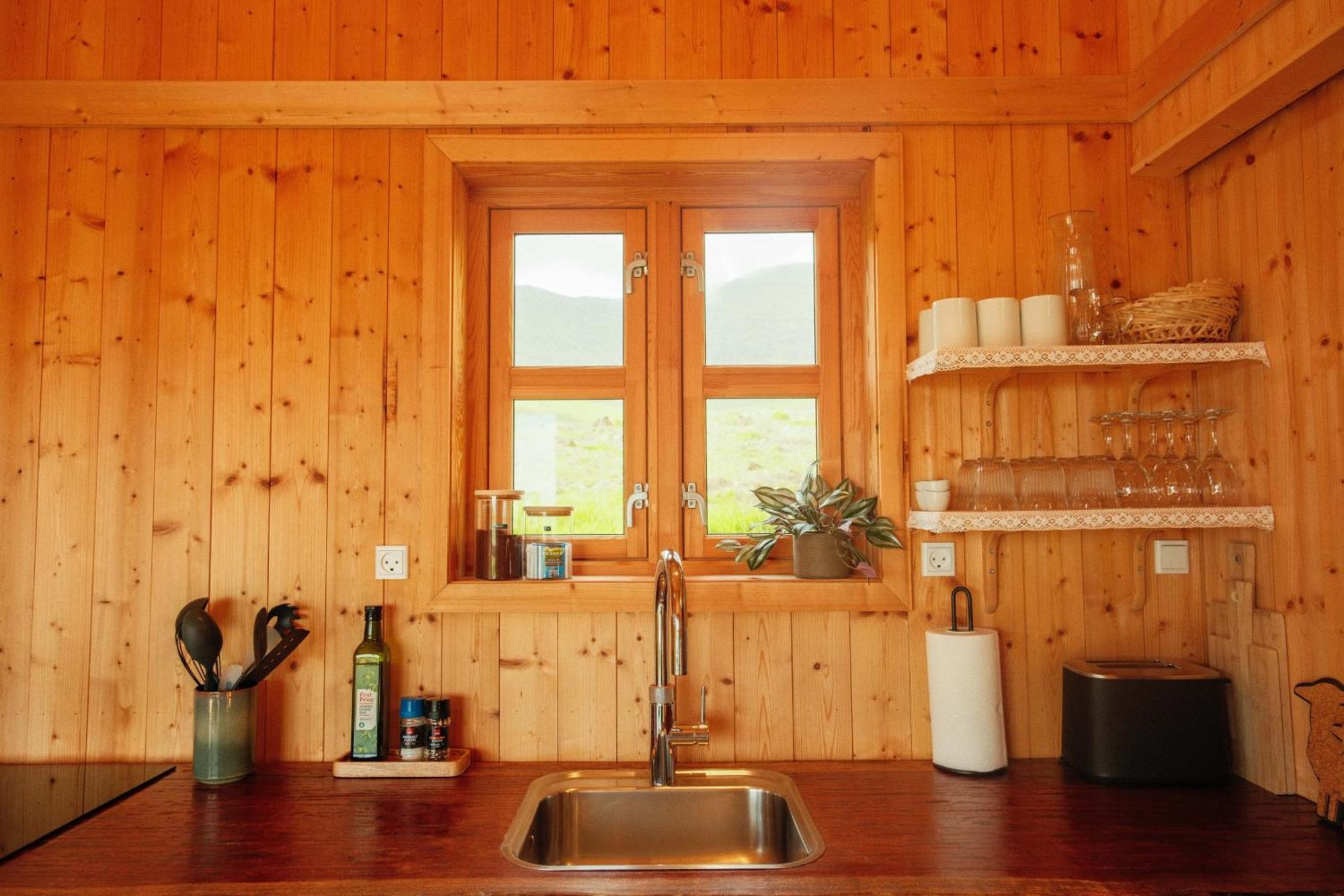 Mulafossur Cottages By Famous Waterfall In Gasadalur Exteriör bild