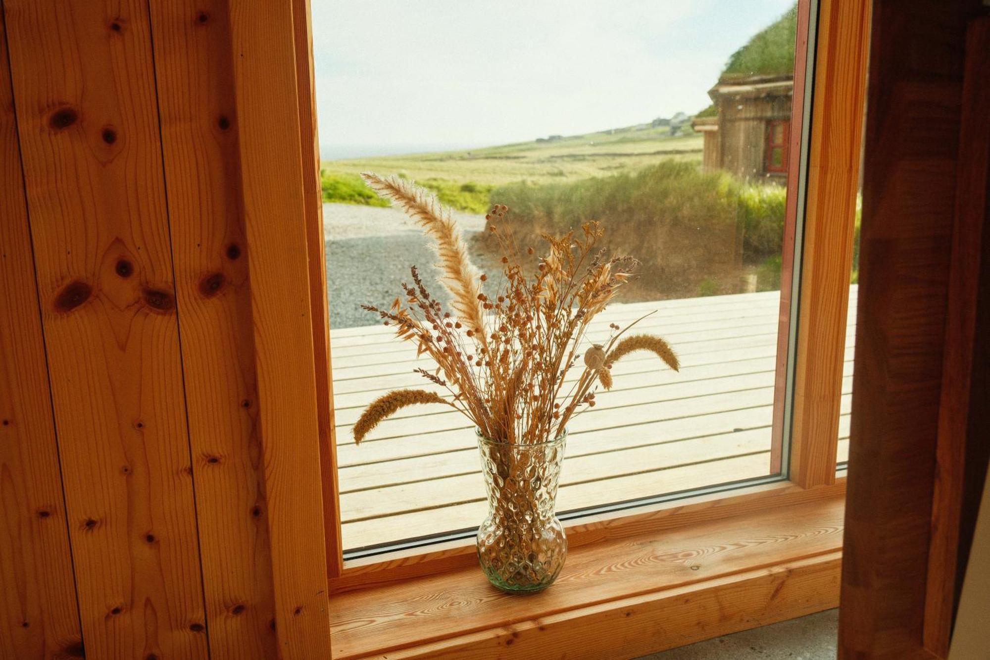 Mulafossur Cottages By Famous Waterfall In Gasadalur Exteriör bild